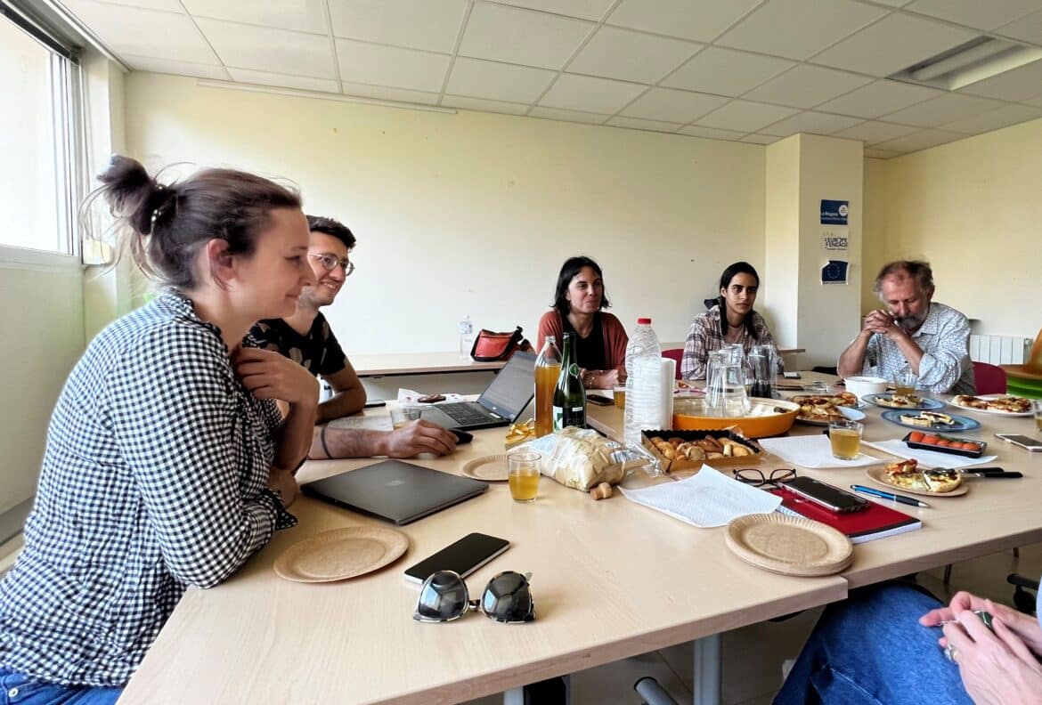 Le comité 63 de Les Scop et Scic Auvergne-Rhône-Alpes s’est réuni ce midi, dans nos locaux, pour évoquer, sous forme de brainstorming, la programmation de différents événements en 2024, année des 10 ans de la loi ESS.